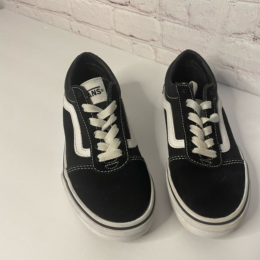 Vans - Picture 3 of 6